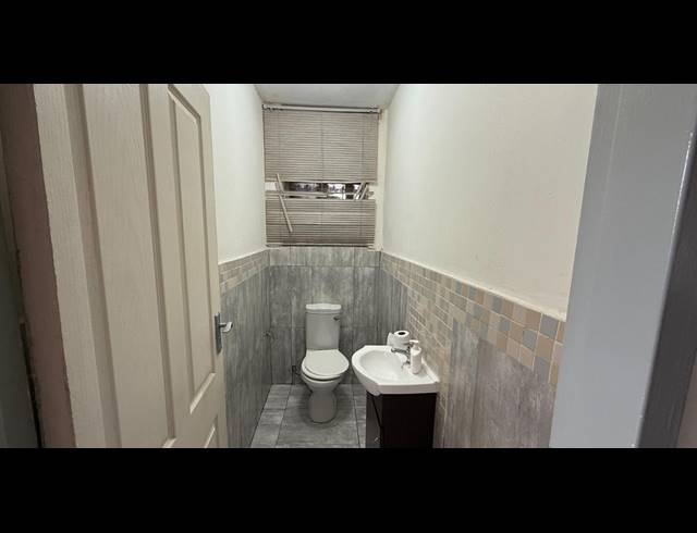 2 BEDROOM APARTMENT FOR SALE IN SUNNYSIDE